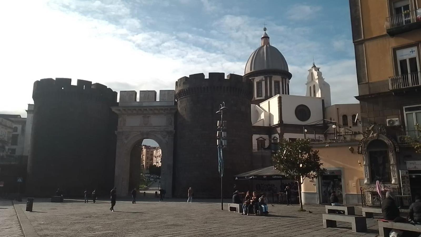 Puntoxenia Torri Aragonesi Appartement Napels Buitenkant foto