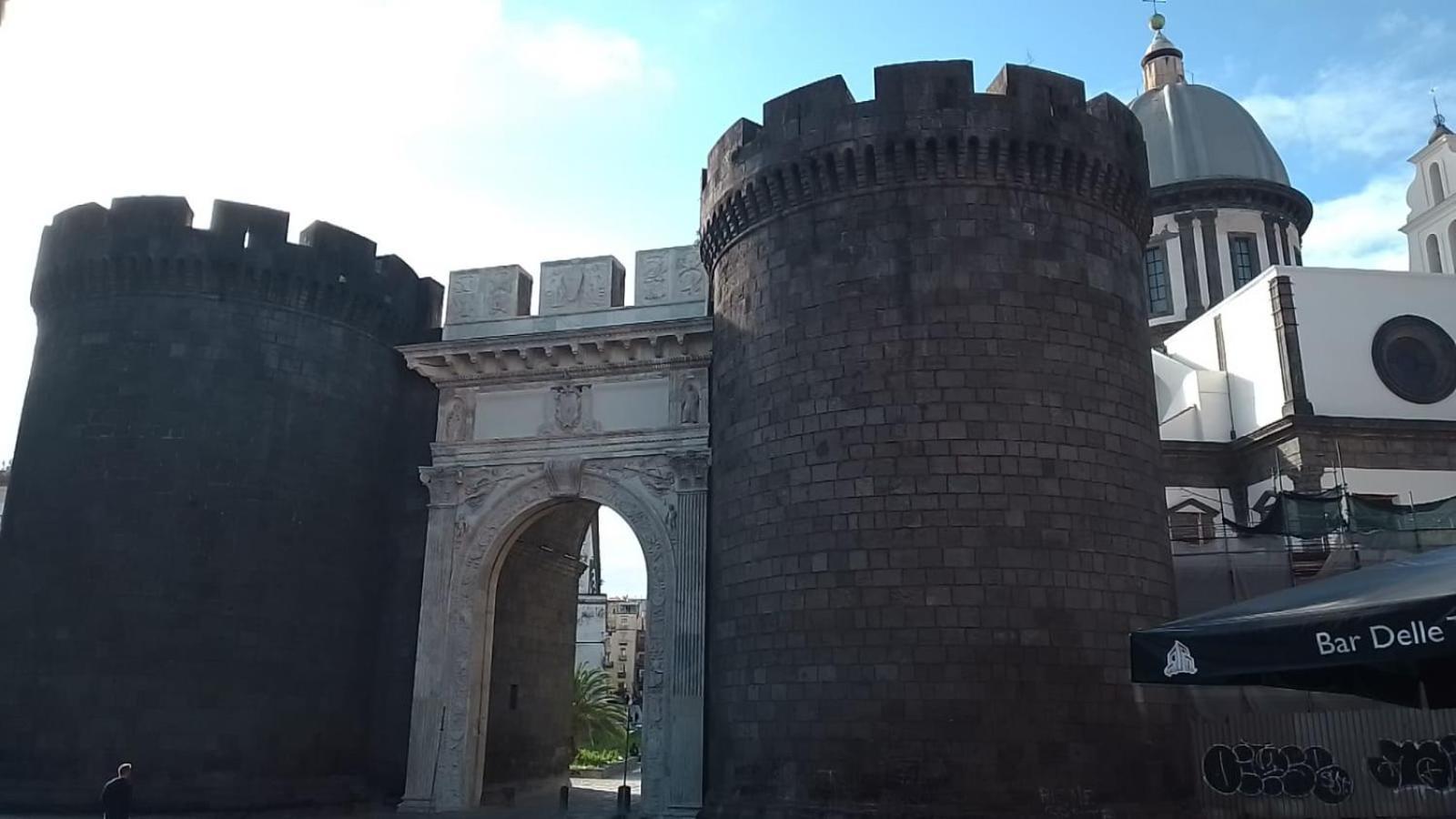 Puntoxenia Torri Aragonesi Appartement Napels Buitenkant foto